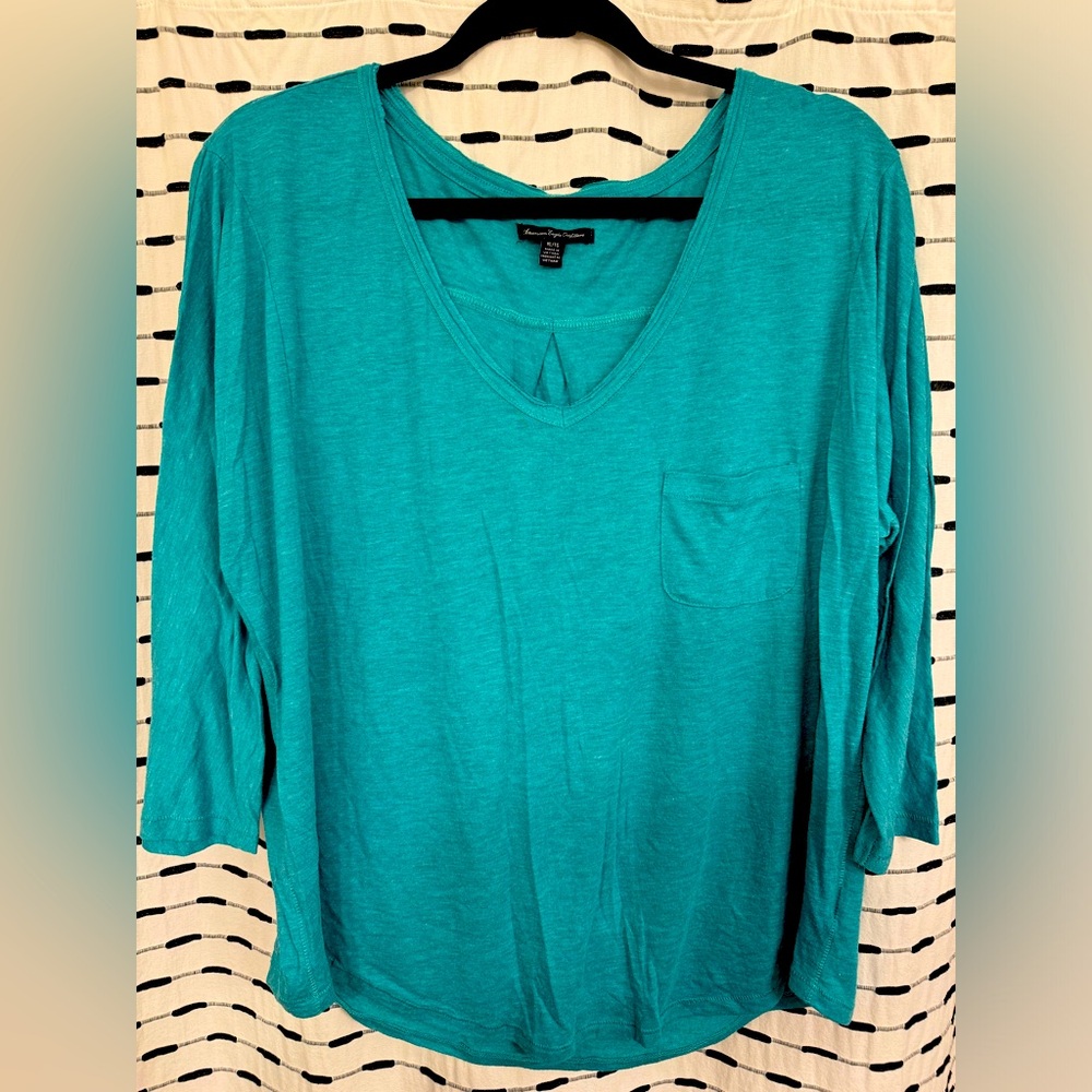 🦅American Eagle Outfitters 3/4 Sleeve Top • Size XL